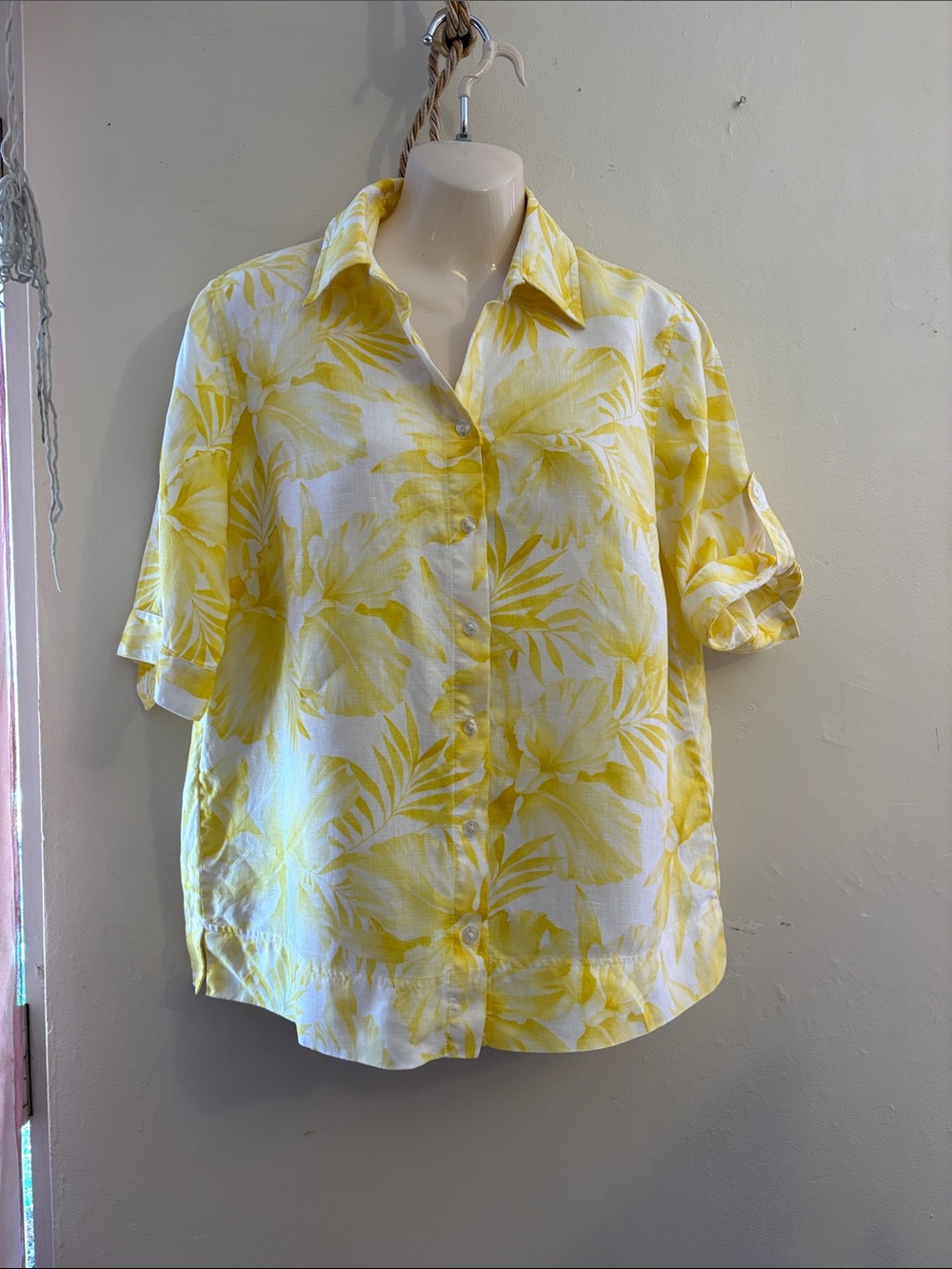 Jones New York Yellow Tropical Button-Down Shirt. 100. Linen